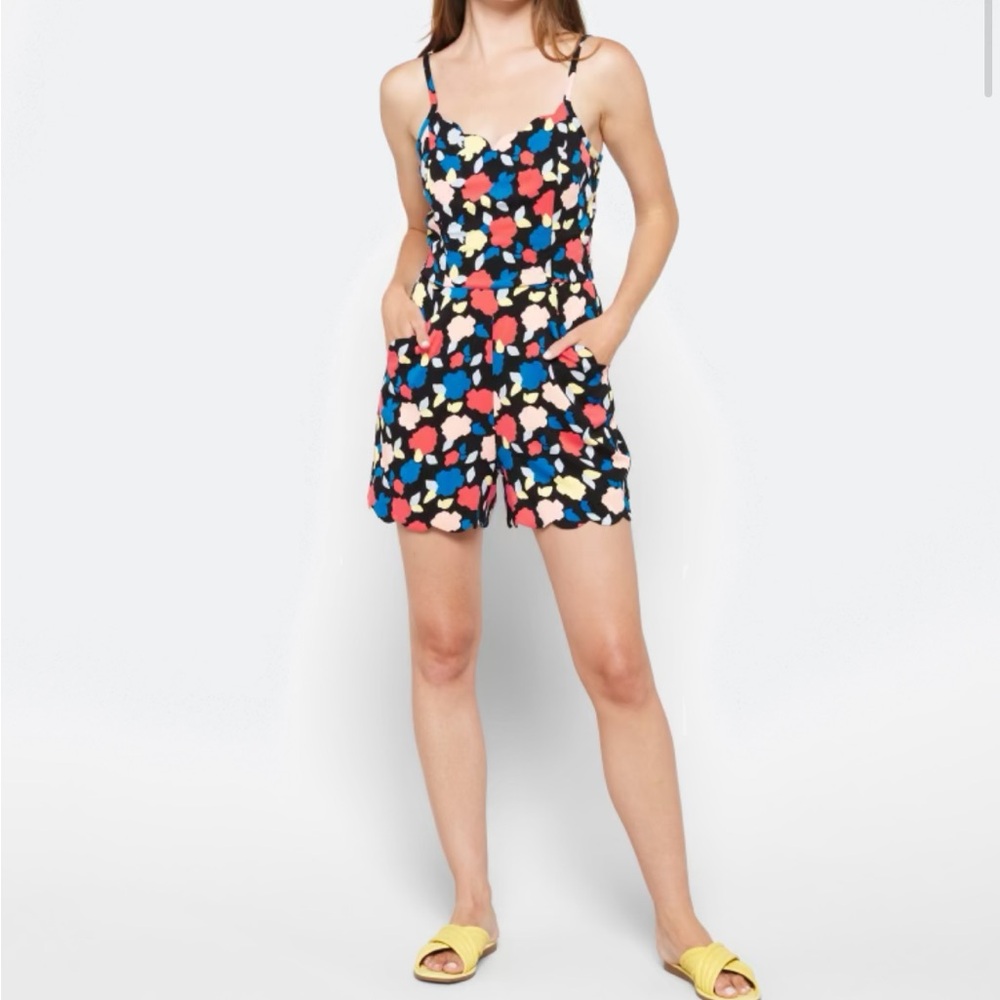 41 Hawthorn - Beatriz Scallop Detail Romper